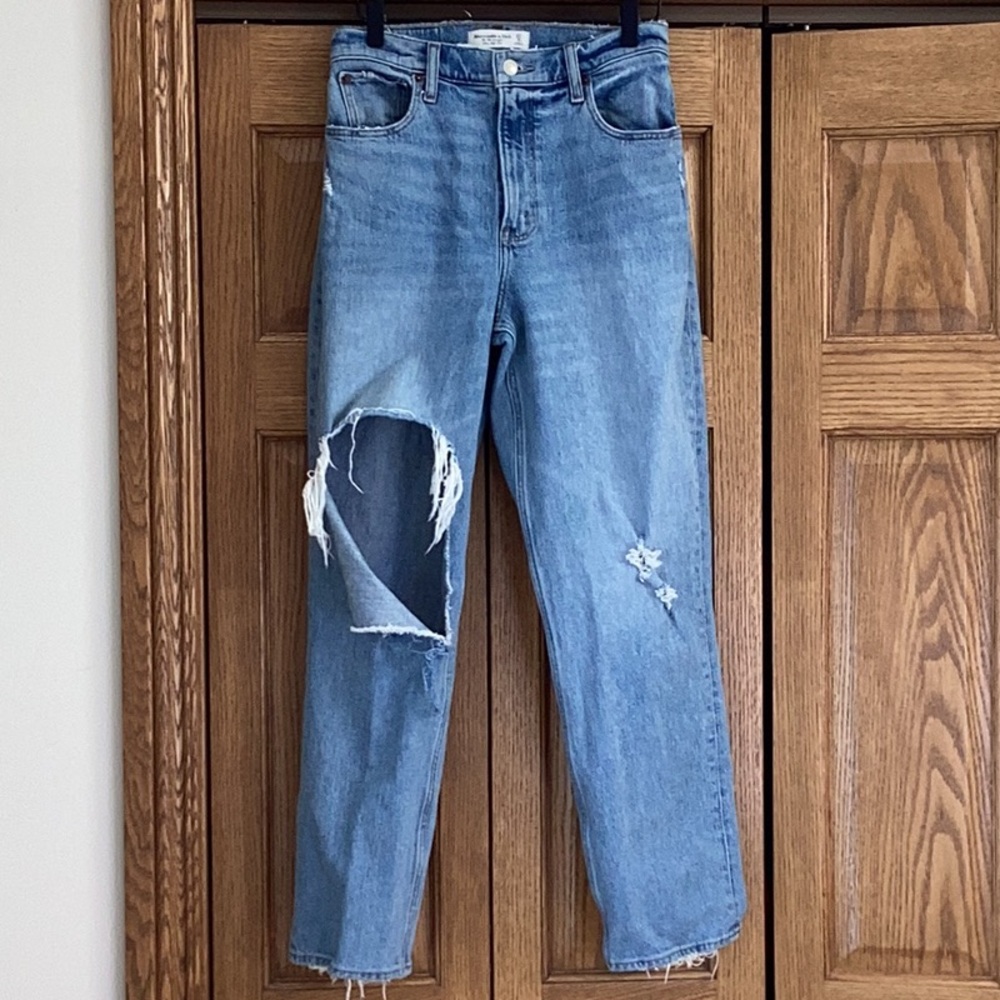Abercrombie & Fitch distressed ultra high rise 90s straight leg jeans.